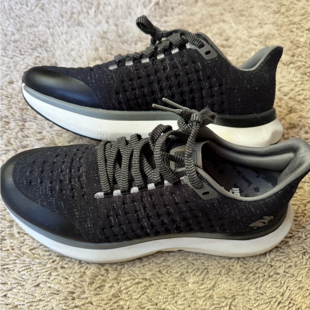 Rabbit Women's Dream Chaser Black SZ 10